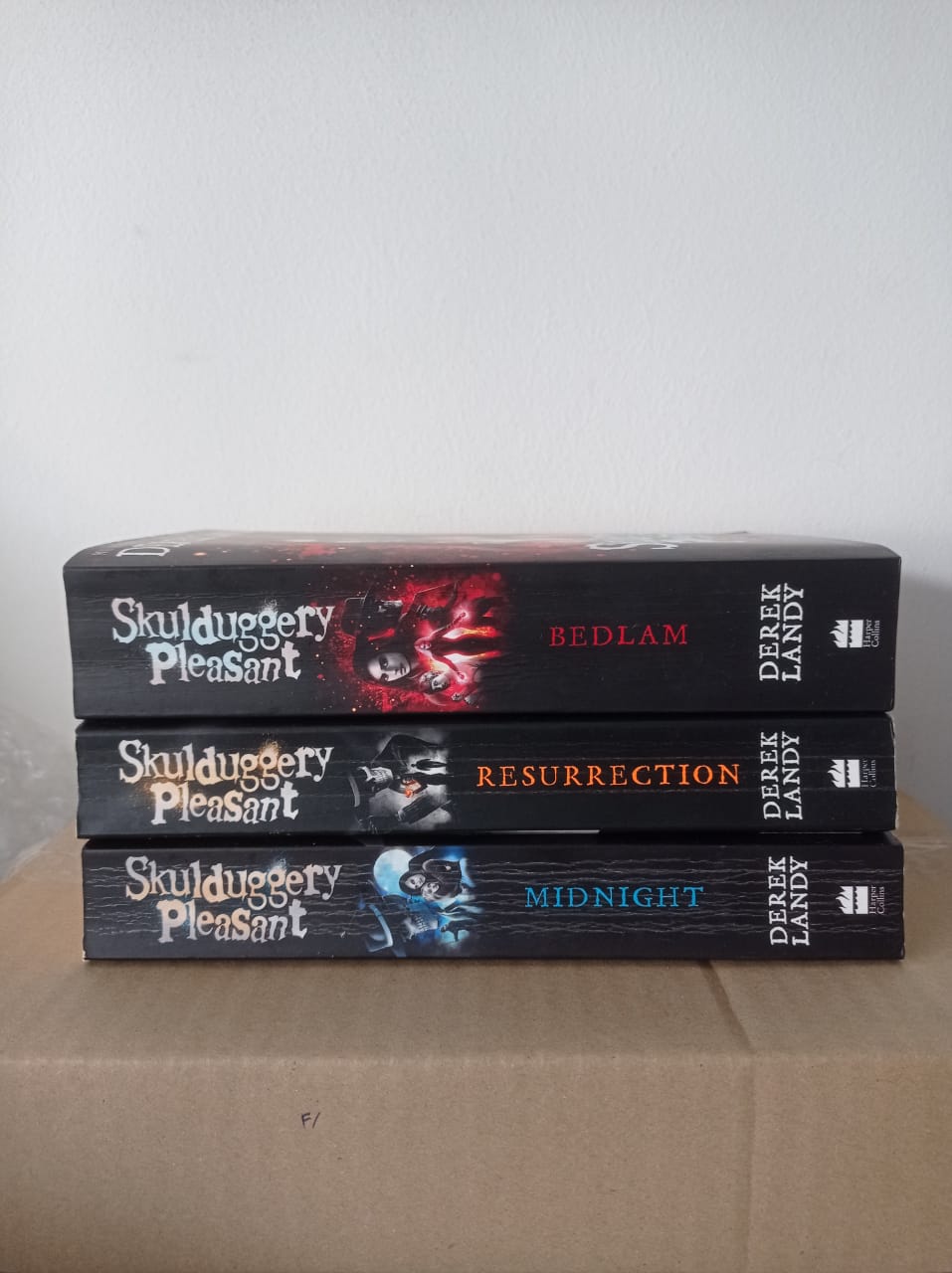Skulduggery Pleasant - Malaysia's Online Bookstore"