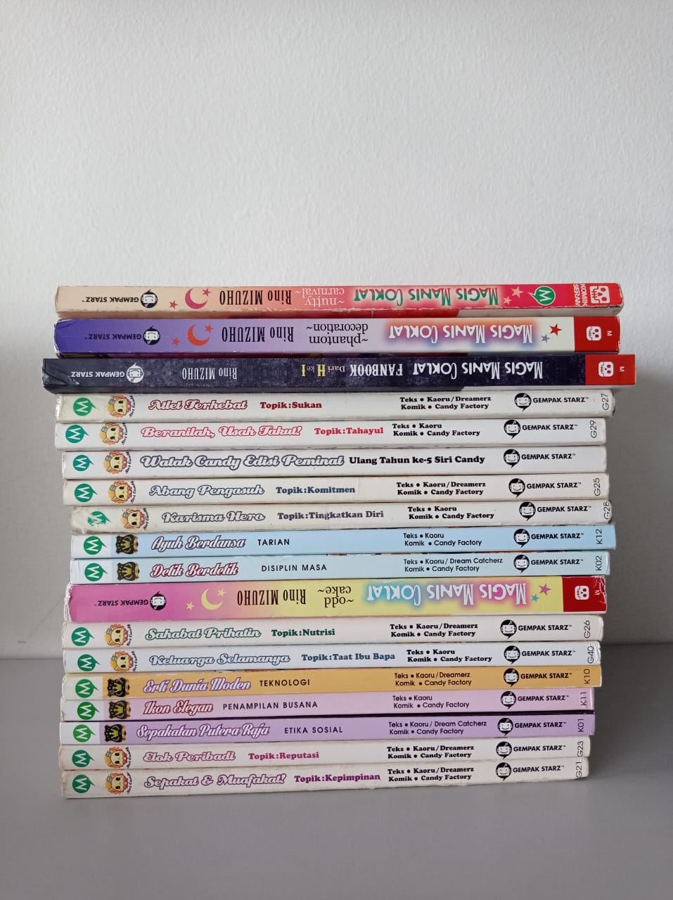 Koleksi Buku Gempak Starz - Malaysia's Online Bookstore"